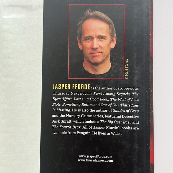 *3/$20* The Woman Who Died A Lot Jasper Fforde Hardcover Book - Picture 3 of 3